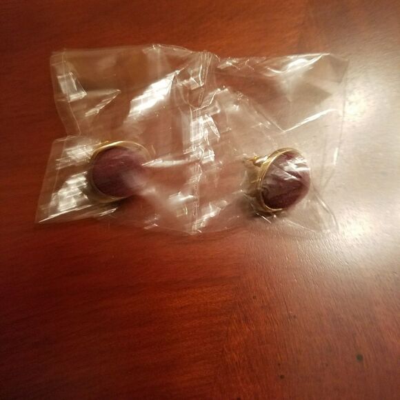 Stud earrings   - Picture 1 of 3